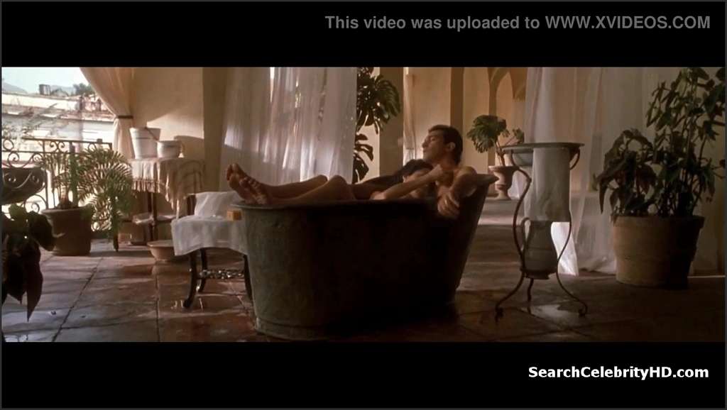 Angelina Jolie und Megan Vale beim sexy Dreier