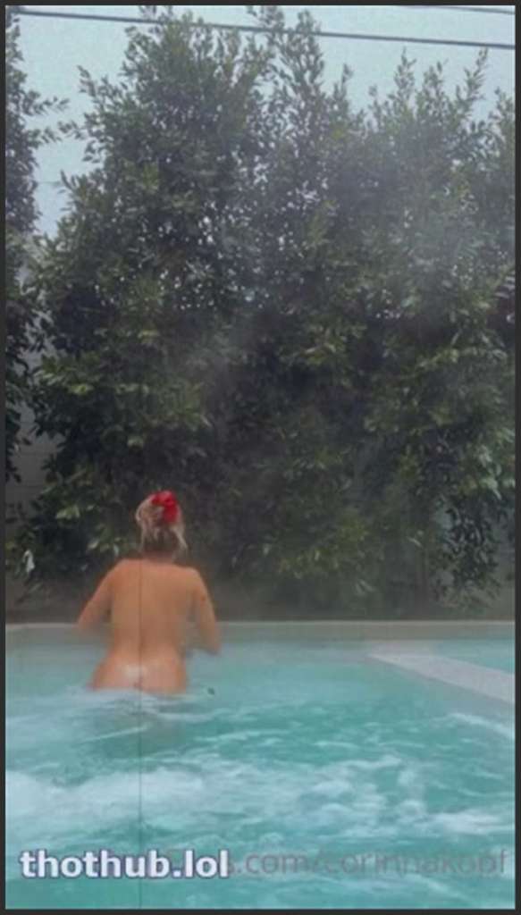 Corinna Kopf am Glory Hole mit fremdem Schwanz