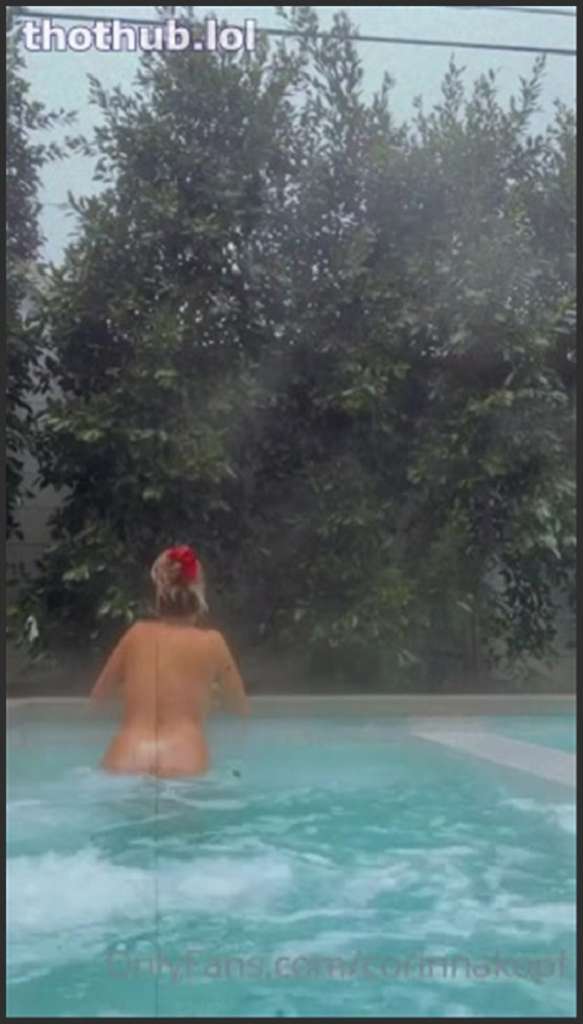 Corinna Kopf in Netzstrümpfen in den Arsch gefickt