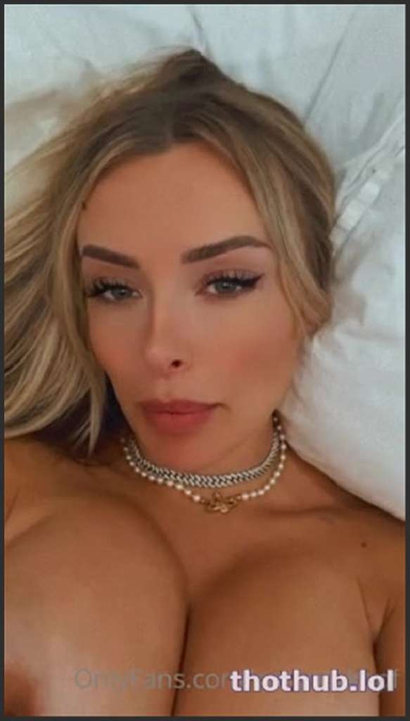 Corinna Kopf für Asiatin mit rundem Arsch