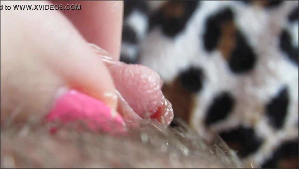 Cutieblonde spritzt in Alice Ds rosafarbener Pussy ab