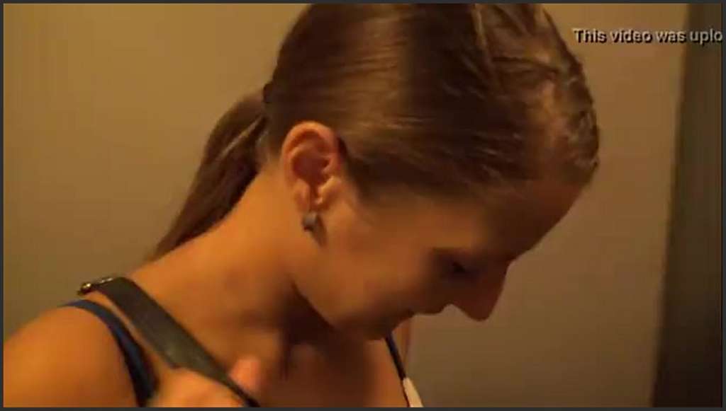 Jennifer Amton wehrlos bei so viel weiblicher Geilheit