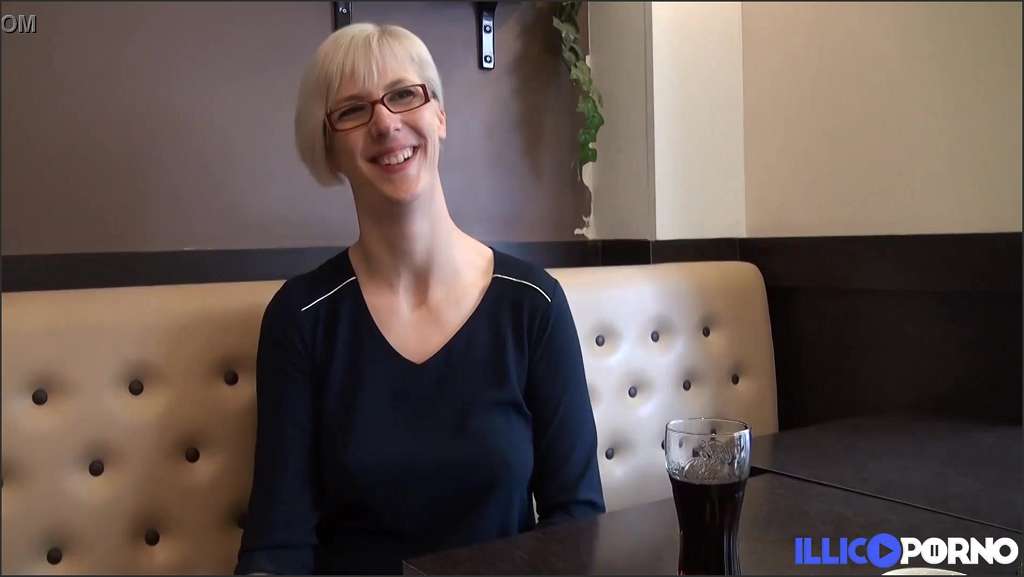 Porno00 blondem Girl eine Spermainjektion