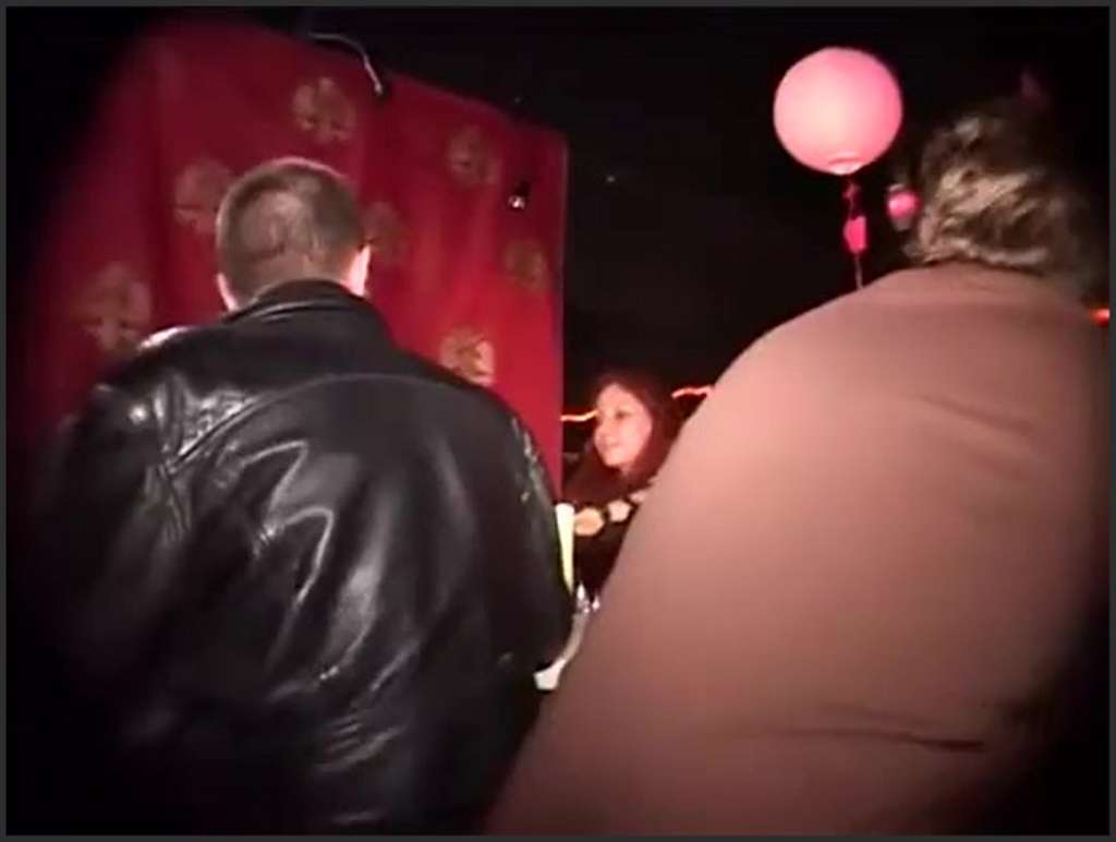 Schnuckel Bea spielen mit Fotzen und Titten