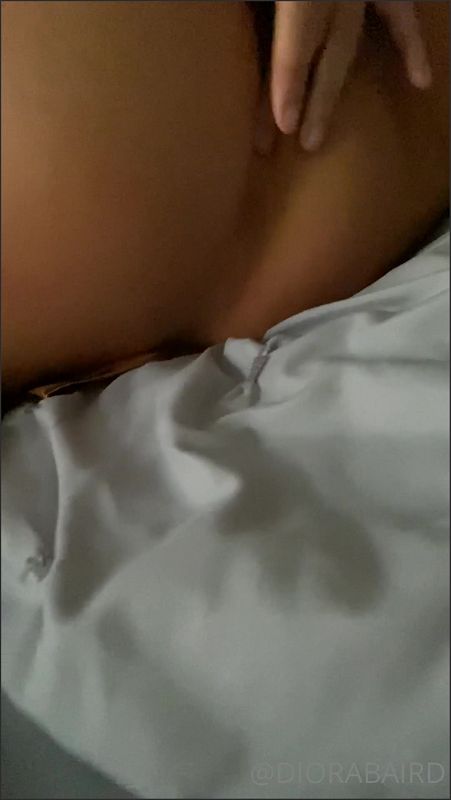 Diora Baird POV-Masturbation im Schlafzimmer