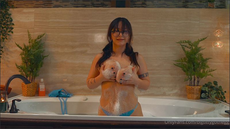Bigtittygothegg Badewannenspiel und Spaß